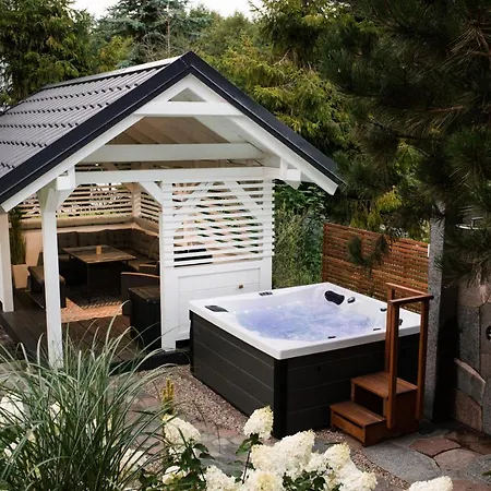 Dom Oleńka- Kaszuby, Weekend, Wakacje, Sauna, Jacuzzi, Jezioro Garcz